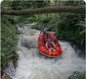 Keseruan Rafting Pangalengan